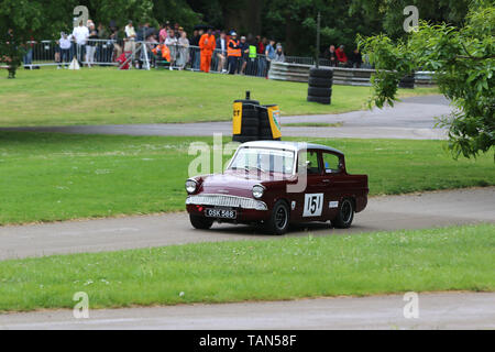 Ford Anglia 105 e Deluxe, Motorsport im Palace, Rennstrecke Crystal Palace, London, UK, 26. Mai 2019, Foto von Richard Goldschmidt Stockfoto