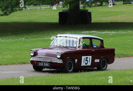 Ford Anglia 105 e Deluxe, Motorsport im Palace, Rennstrecke Crystal Palace, London, UK, 26. Mai 2019, Foto von Richard Goldschmidt Stockfoto