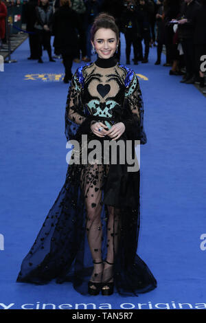 Die Europäische Premiere von "äußerst Böse, erschreckend Bösen und Gemeinen' im Curzon Mayfair - Ankunft mit: Lily Collins Wo: London, Vereinigtes Königreich, wenn: 24 Apr 2019 Credit: Mario Mitsis/WENN.com Stockfoto