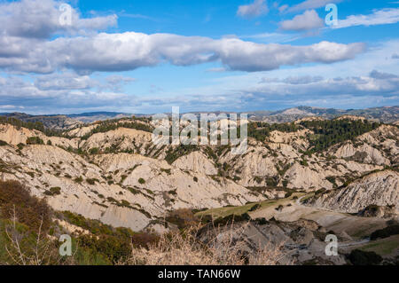 Der Park der Aliano Schluchten, Berge von Ton, dass die Landschaft der Aliano Tälern umgeben, in der Gemeinde von Matera. Stockfoto