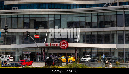 Esenyurt, Istanbul/Türkei - 02 April 2019: istinye Universitätsklinikum Außenansicht Stockfoto