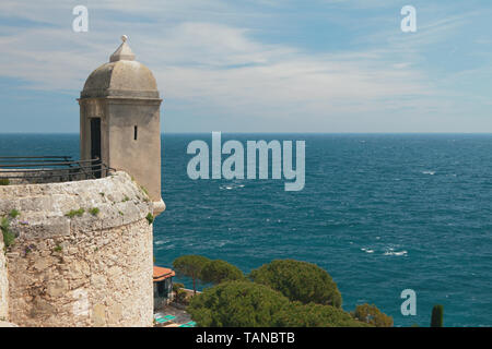 Wachturm der Festung und das Meer. Monte Carlo, Monaco Stockfoto