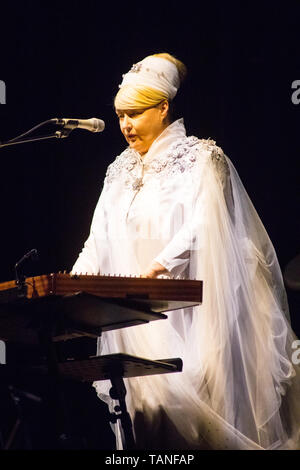 Mailand Italien. 26. Mai 2019. Die Australian-British duo DEAD CAN DANCE führt live auf der Bühne des Teatro degli Arcimboldi während der "eine Feier - Leben & Arbeiten 1980/2019 Tour" Stockfoto