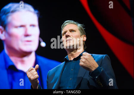 Sir Keir Starmer MP der britischen Labour Partei Politiker und Rechtsanwalt sprechen auf der Bühne Hay Festival Hay-on-Wye Powys Wales UK Stockfoto