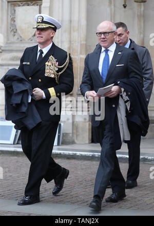 Die Herzogin von Cambridge, begleitet von dem Herzog von Sussex, besucht die Anzac Day Service des Gedenkens und Danksagung an der Westminster Abbey mit: US-Botschafter Woody Johnson Wo: London, Vereinigtes Königreich, wenn: 25 Apr 2019 Credit: John rainford/WANN Stockfoto