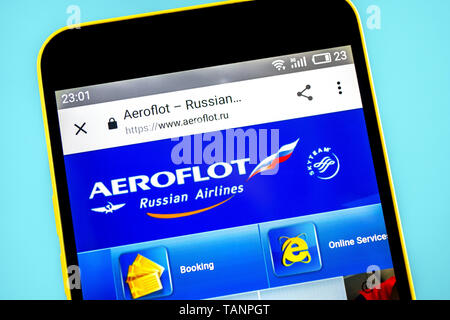 Berdyansk, Ukraine - 24. Mai 2019: Illustrative Editorial von Aeroflot Homepage. Aeroflot Logo sichtbar auf dem Bildschirm des Telefons. Stockfoto