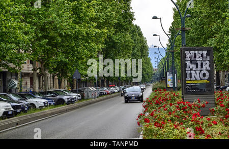 Turin, Piemont, Italien. Mai 2019. Sicht für die Basilika Superga. Von Corso Francia, im Hintergrund der Blick fällt auf die Silhouette von Stockfoto