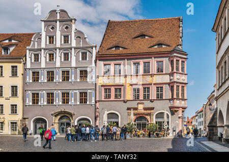 Die Alte Ratsapotheke (Apotheke) ist ein Renaissance-gebäude und wird am Untermarkt (Unterer Markt) in Görlitz, Sachsen, Deutschland, Europa Stockfoto