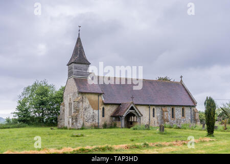 Äußere der Kirche von St. Peter ad Vincula jetzt unter der Obhut der CCT in Colemore in der South Downs National Park, Hampshire, England, Großbritannien Stockfoto