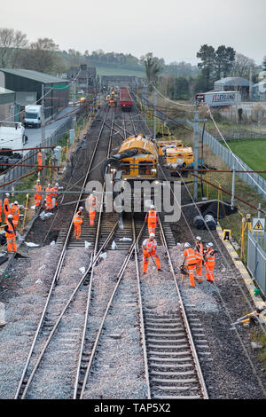 Railcare Railvac Aufsaugen Ballast um pointwork auf der West Coast Main Line nördlich von Carnforth während eines ganzen Wochenendes engineering Schließung Stockfoto