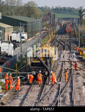 Railcare Railvac Aufsaugen Ballast um pointwork auf der West Coast Main Line nördlich von Carnforth während eines ganzen Wochenendes engineering Schließung Stockfoto