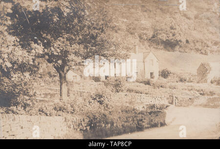 Jahrgang 1904 Edwardian photographische Postkarte zeigt ein Haus in Matlock Bath, Derbyshire, England. Stockfoto