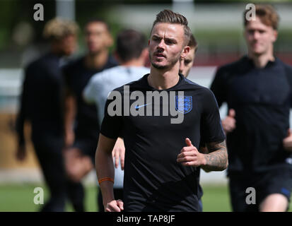 England unter 21 ist James Maddison während des Trainings im St George's Park, Burton. Stockfoto