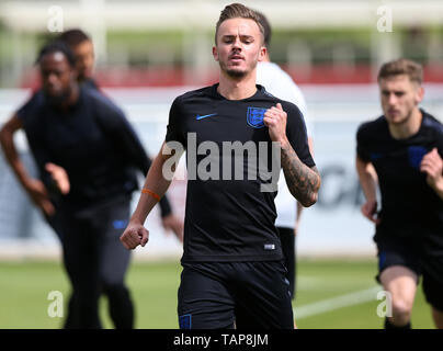 England unter 21 ist James Maddison während des Trainings im St George's Park, Burton. Stockfoto