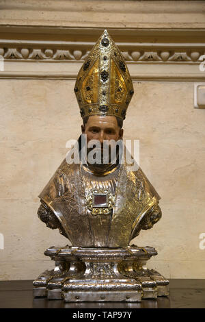 Reliquienbüste des heiligen Pio (17. Jahrhundert). Hauptgottesdienst der Kathedrale von Sevilla von Ju an Laureano de Pina. Spanien. Stockfoto