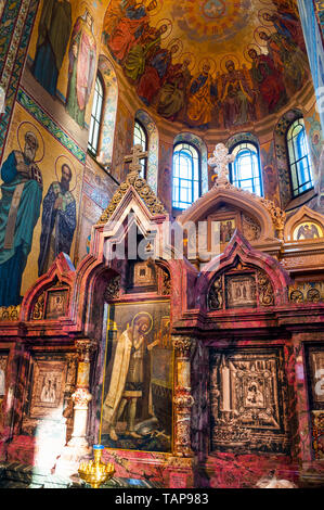 Sankt Petersburg, Russland, April 5, 2019. Kathedrale Unserer Retter auf verschüttetem Blut - Innenansicht von St. Petersburg Sehenswürdigkeiten. Northern kiot mit mosai Stockfoto