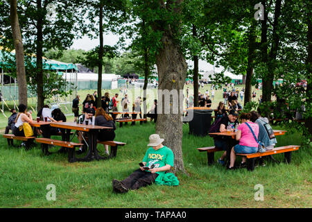 Hatfield, Großbritannien, 26. Mai 2019. Wetter von Sonnenschein und Duschen während der Slam Dunk South Festival gemischt. Credit: Richard Etteridge/Alamy leben Nachrichten Stockfoto