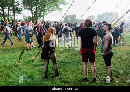 Hatfield, Großbritannien, 26. Mai 2019. Wetter von Sonnenschein und Duschen während der Slam Dunk South Festival gemischt. Credit: Richard Etteridge/Alamy leben Nachrichten Stockfoto