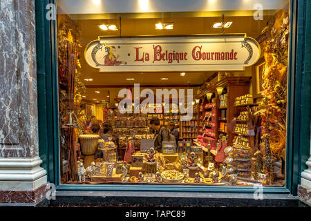 La Belgique Gourmande ein Luxus choclate Shop in Les Galeries Royales Saint-Hubert, einem eleganten verglaste Einkaufspassage in Brüssel, Belgien Stockfoto