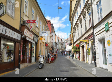 ZAGREB, KROATIEN - 15. Juli 2017. Blick auf die Straße in der Altstadt von Zagreb, Kroatien. Stockfoto