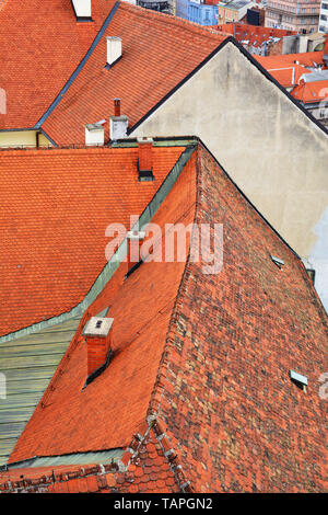 Erstaunlich bunten Dächer der Altstadt von Zagreb, Kroatien Stockfoto