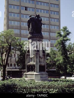 MONUMENTO A LOS SAINETEROS Y CHISPEROS MADRILEÑOS - 1913. Autor: LORENZO COULLAUT VALERA. Lage: an der Außenseite. Spanien. Stockfoto