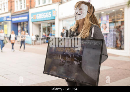 Southend On Sea, Großbritannien. 27. Mai, 2019. Direkte Aktion Demonstration die Information der Öffentlichkeit über die Grausamkeit, die in Fleisch-, Milch- und Eierproduktion zu zeigen. Credit: Penelope Barritt/Alamy leben Nachrichten Stockfoto