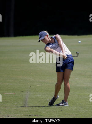 Williamsburg Virginia, USA. 26 Mai, 2019. Alana Uriell Hits aus dem 8 Fahrrinne während der Endrunde der Reine Seide Meisterschaft auf der Kingsmill Resort River Kurs in Williamsburg Virginia. Justin Cooper/CSM/Alamy leben Nachrichten Stockfoto