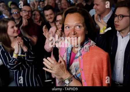 Berlin, Deutschland. 26 Mai, 2019. Die Anhänger der FDP reagieren auf die erste Prognose nach den Wahlen zum Europäischen Parlament. Credit: Carsten Koal/dpa/Alamy leben Nachrichten Stockfoto