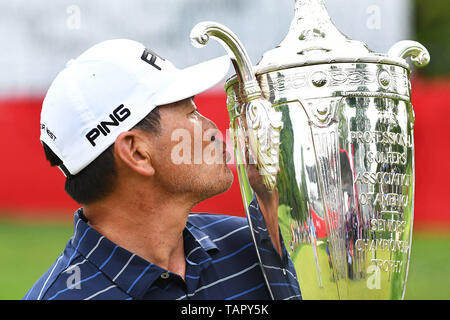 Rochester, NY, USA. 26 Mai, 2019. Ken Tanigawa von Phoenix, AZ, gewinnt das 2019 KitchenAid Senior PGA Meisterschaft am Oak Hill East Golfkurs an Oak Hill Country Club in Rochester, NY. Foto von Alan Schwartz/Cal Sport Media/Alamy leben Nachrichten Stockfoto