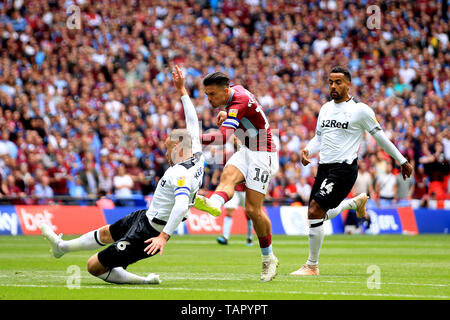 London, Großbritannien. 27. Mai, 2019. Jack Grealish von Aston Villa (M) nimmt einen Schuß am Ziel. EFL Skybet Meisterschaft Play off Finale, Aston Villa v Derby County im Wembley Stadion in London am Montag, den 27. Mai 2019. Dieses Bild dürfen nur für redaktionelle Zwecke verwendet werden. Nur die redaktionelle Nutzung, eine Lizenz für die gewerbliche Nutzung erforderlich. Keine Verwendung in Wetten, Spiele oder einer einzelnen Verein/Liga/player Publikationen. pic von Steffan Bowen/Andrew Orchard sport Fotografie/Alamy Live news Credit: Andrew Orchard sport Fotografie/Alamy leben Nachrichten Stockfoto