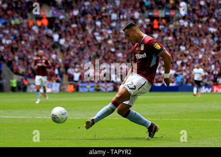 London, Großbritannien. 27. Mai, 2019. Anwar El Ghazi von Aston Villa in Aktion. EFL Skybet Meisterschaft Play off Finale, Aston Villa v Derby County im Wembley Stadion in London am Montag, den 27. Mai 2019. Dieses Bild dürfen nur für redaktionelle Zwecke verwendet werden. Nur die redaktionelle Nutzung, eine Lizenz für die gewerbliche Nutzung erforderlich. Keine Verwendung in Wetten, Spiele oder einer einzelnen Verein/Liga/player Publikationen. pic von Steffan Bowen/Andrew Orchard sport Fotografie/Alamy Live news Credit: Andrew Orchard sport Fotografie/Alamy leben Nachrichten Stockfoto