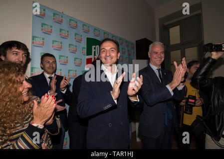 Turin, Piemont, Italien. 27. Mai, 2019. Turin, Italy-May 27, 2019 Wahlen der Region Piemont: Alberto Cirio eingehende Präsidentin der Region Piemont Credit: Stefano Guidi/ZUMA Draht/Alamy leben Nachrichten Stockfoto