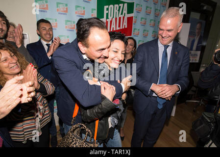 Turin, Piemont, Italien. 27. Mai, 2019. Turin, Italy-May 27, 2019 Wahlen der Region Piemont: Alberto Cirio eingehende Präsidentin der Region Piemont Credit: Stefano Guidi/ZUMA Draht/Alamy leben Nachrichten Stockfoto