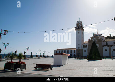 Eine Reise nach Candelaria, Teneriffa, Kanarische Inseln - Die Kirche und die Stadt Stockfoto