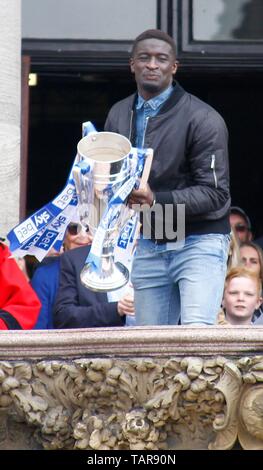 Wirral, Großbritannien, 27. Mai 2019 Tranmere Rovers Homecoming Feiern im Birkenhead Rathaus zu den Mannschaften, die den Aufstieg in Liga 1 Credit Ian Fairbrother/Alamy Stockfotos feiern Stockfoto