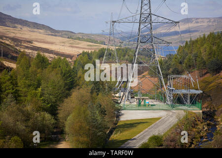 Woodhead 3 Derbyshire Blick von oben die alte Eisenbahnlinie trans-Pennine Tunnel. Betreiber National Grid Plc verwenden Sie den Tunnel Strom Kabel Stockfoto