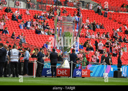 26. Mai 2019, Wembley Stadion, London, England; Sky Bet Liga 1 Endspiel Finale, Charlton Athletic vs Sunderland; Große EFL Trophäe Credit: Phil Westlake/News Bilder der Englischen Football League Bilder unterliegen DataCo Lizenz Stockfoto