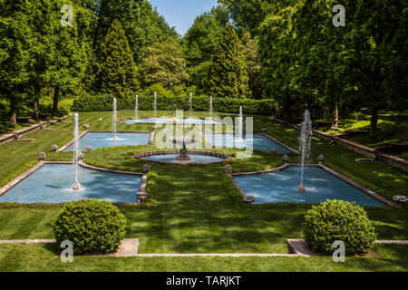 Longwood Gardens Water Fontänen, Kennet Square, Pennsylvania, USA, FS 15,42 MB. 300ppi, geometrische Pflanzung Garten Botanicals szenischen US-Amerika Stockfoto