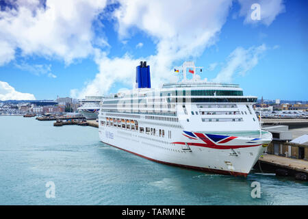 SOUTHAMPTON, ENGLAND - September 18, 2016: P&O Cruises ist eine britische Cruise Line auf Basis an Karneval Haus in Southampton, England, betrieben von Carn Stockfoto