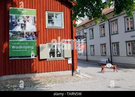 Orebro, Schweden - 22. Mai 2019: Blick auf den Eingang des Wadkoping open air Museum. Stockfoto