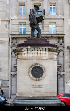 Eine Statue des Südafrikanischen Bauingenieur James Henry Greathead von James Butler stand in Cornhill am Royal Exchange in London, Großbritannien Stockfoto