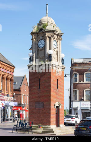 Wednesbury Clock Tower, Marktplatz, Wednesbury, West Midlands, England, Vereinigtes Königreich Stockfoto