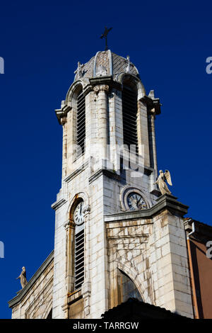 Blick auf die Kirche Santa Lucia Glockenturm (Iglesia de Santa Lucia). Santander, Spanien Stockfoto