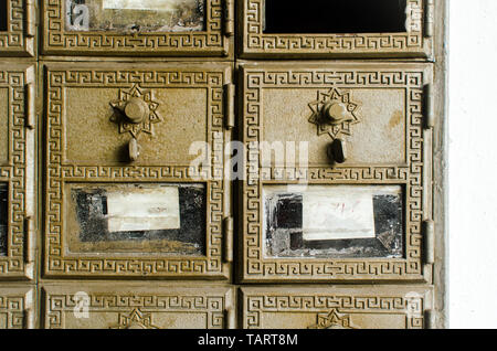 Details der Alten, jetzt geschlossen, Postgebäude in der kleinen Stadt von Gamboa in der Nähe des Panamakanals befindet Stockfoto