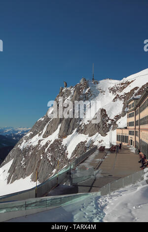 Pilatus, Luzern, Schweiz - 08.Januar 2013: Aussichtsplattform im Hotel in Alpen Stockfoto