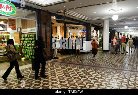 Die VIctoria Wharf Einkaufszentrum in der V&A Waterfront in Kapstadt. Stockfoto