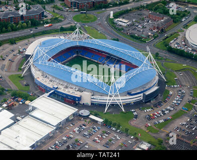 Ein Luftbild der Universität von Bolton Stadium, Bolton Wanderers Boden, North West England, Großbritannien Stockfoto