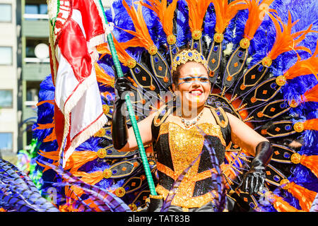 Gesicht einer schönen Karneval Königin in den jährlichen Karneval in Hammarkullen in Schweden Stockfoto