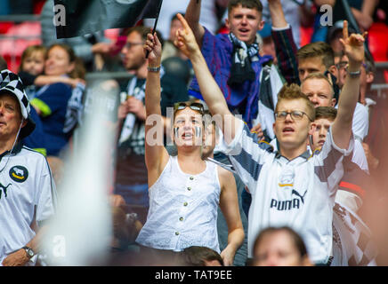 Derby Fans in die Stimmung vor der EFL Sky Bet Meisterschaft Play-Off Finale zwischen Aston Villa und Derby County im Wembley Stadion, London, 27. Mai 2019 Editorial nur verwenden. Kein Merchandising. Für Fußball Bilder FA und Premier League Einschränkungen Inc. kein Internet/Mobile Nutzung ohne fapl Lizenz - für Details Kontakt Fußball Dataco Stockfoto